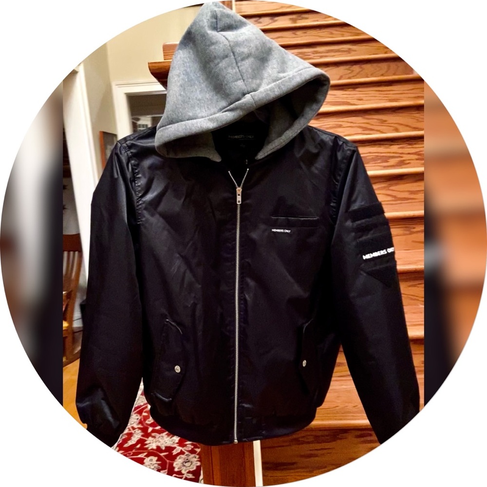 NWT MEMBER’S ONLY Black Bomber Jacket L Hood